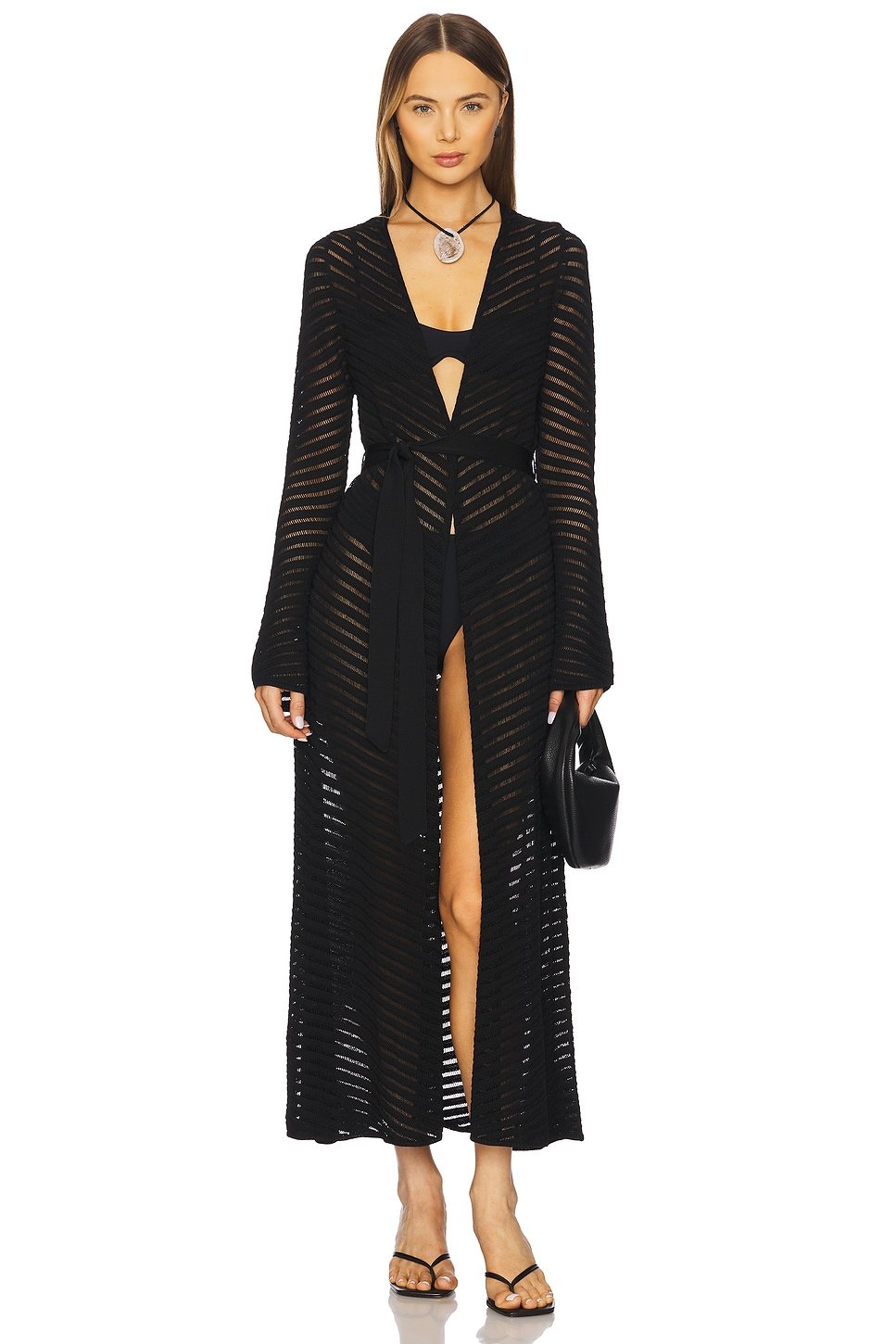 Revolve: Effortless Elegance and Modern Style