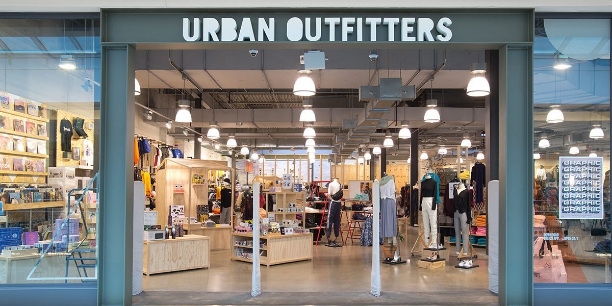 Best 90s-Inspired Outfits from Urban Outfitters (You Can Buy Right Now)